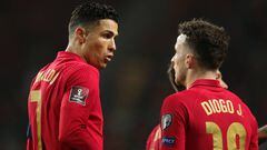 Portugal's forward Cristiano Ronaldo (L) and Portugal's forward Diogo Jota (R) during the 2022 FIFA World Cup Qualifier knockout round play-off match between Portugal and North Macedonia at Dragao Stadio on March 29, 2022 in Porto, Portugal. (Photo by Paulo Oliveira / NurPhoto via Getty Images)