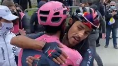 El abrazo entre Egan y Dani, los "hermanos" del Giro de Italia