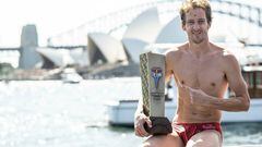 SYDNEY, AUSTRALIA - OCTOBER 15: (EDITORIAL USE ONLY) In this handout image provided by Red Bull, Gary Hunt of France poses for a photo with his 10th World Series King Kahekili trophy during the final competition day of the eighth and final stop of the Red Bull Cliff Diving World Series on October 15, 2022 at Sydney, Australia. (Photo by Dean Treml/Red Bull via Getty Images)