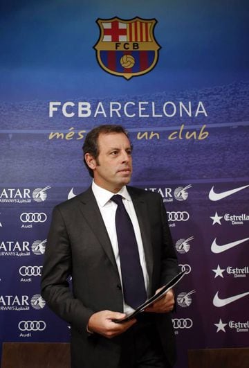 Barcelona president Sandro Rosell arrives for a news conference where he announced his resignation, at Camp Nou stadium in Barcelona January 23, 2014.