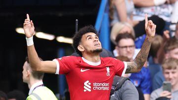 London (United Kingdom), 13/08/2023.- Liverpool's Luis Diaz celebrates scoring the 0-1 goal during the English Premier League match between Chelsea FC and Liverpool FC in London, Britain, 13 August 2023. (Reino Unido, Londres) EFE/EPA/NEIL HALL EDITORIAL USE ONLY. No use with unauthorized audio, video, data, fixture lists, club/league logos or 'live' services. Online in-match use limited to 120 images, no video emulation. No use in betting, games or single club/league/player publications
