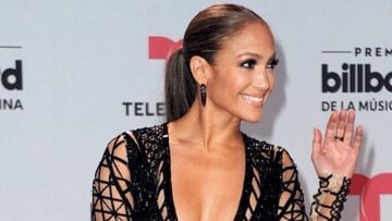 Jennifer Lopez luce un vestido sin ropa interior - Tikitakas
