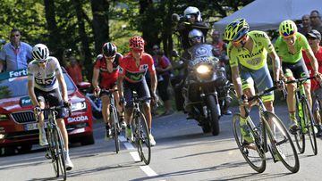 Alberto Contador, Chris Froome y Nairo Quintana, durante la subida al Aubisque en la 14&ordf; etapa de la Vuelta a Espa&ntilde;a.