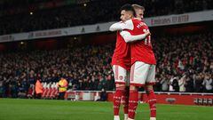 Gabriel Martinelli strikes twice as the Gunners move five points clear of Manchester City at the top of the Premier League.