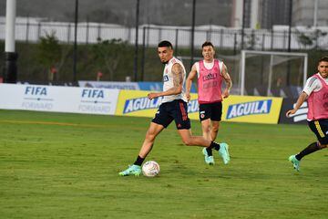 El equipo de Reinaldo Rueda realizó un nuevo entrenamiento en la sede deportiva de la FCF en Barranquilla. Esta viernes viajará a Brasil para el torneo de naciones.