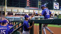 MLB teams and fans tip their caps — and belts and shoes and eye black — to  Mother's Day – Orlando Sentinel