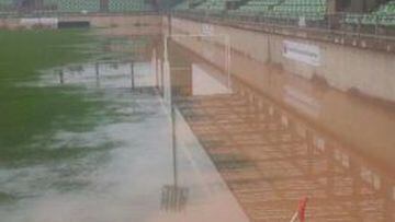 La desoladora imagen del estadio Luis Valenzuela Hermosilla de Copaip&oacute; bajo el agua.