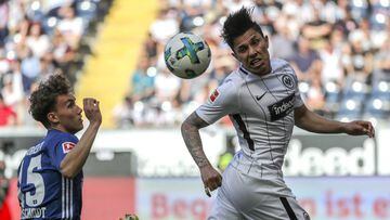 Carlos Salcedo regresó a la titularidad en triunfo del Eintracht