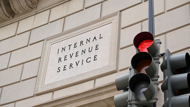Why is IRS telling taxpayers in California and Colorado to hold off on filing their taxes?