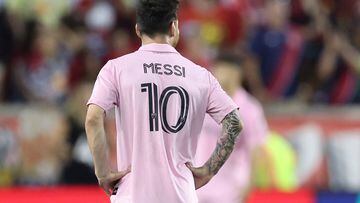 HARRISON, NEW JERSEY - AUGUST 26: Lionel Messi #10 of Inter Miami CF looks on in the second half during a match between Inter Miami CF and New York Red Bulls at Red Bull Arena on August 26, 2023 in Harrison, New Jersey.   Al Bello/Getty Images/AFP (Photo by AL BELLO / GETTY IMAGES NORTH AMERICA / Getty Images via AFP)