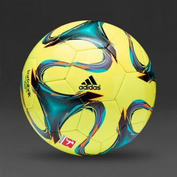 Balón para la temporada de invierno en la Bundesliga de Alemania en 2015