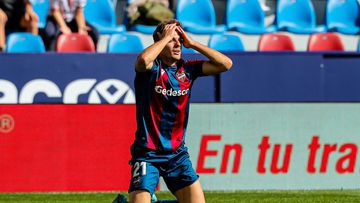 Dani Gomez of Levante UD protest during the Santander League match between Levante UD and RCD Espanyol de Barcelona at the Ciutat de Valencia Stadium on March 12, 2022, in Valencia, Spain.
 AFP7 
 12/03/2022 ONLY FOR USE IN SPAIN