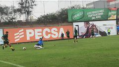 El equipo de Bengoechea sufri&oacute; una derrota en casa ante el conjunto boliviano con los goles anotados en la segunda parte por Escobar y Cardozo.