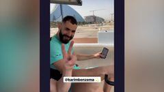 Benzema pasea por Dubái con una manzana en la mano