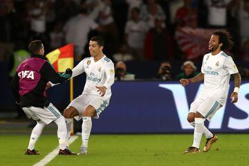 Cristiano Ronaldo celebra el 1-0 de falta. 