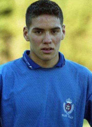 El 28 de agosto del año 1999, Radamel Falcao García hizo su debut con Lanceros de Boyacá con tan solo 13 años de edad. Ingresó en el minuto 50 en el empate 2-2 ante Deportivo Pereira y se convirtió en el jugador más joven de la historia en el fútbol colombiano en debutar profesionalmente. Marcó 1 gol en 8 partidos. 