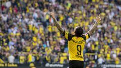 Paco Alc&aacute;cer celebra un gol en Dortmund.