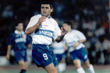 En dos oportunidades Acosta fue dirigido por Manuel Pellegrini. Primero en Universidad Católica, en donde ganó la Interamericana 1994 y la Copa Chile de 1995.