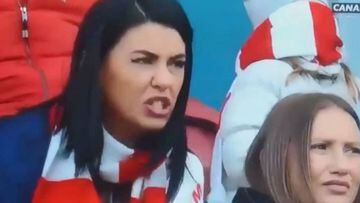 El viral del fin de semana: la mujer de un futbolista y su reacción al ver la cámara