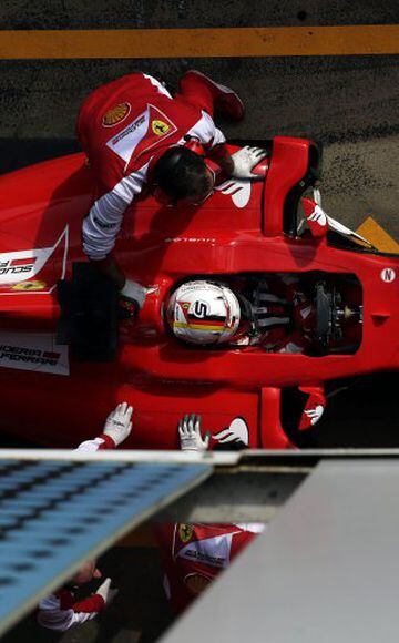 GRA104. MONTMELÓ (BARCELONA), 27/02/2015.- El piloto alemán de Ferrari, Sebastian Vettel, durante la segunda jornada de la tercera tanda de entrenamientos oficiales de Fórmula Uno que se celebran en el Circuito de Catalunya de Montmeló. EFE/Alberto Estévez